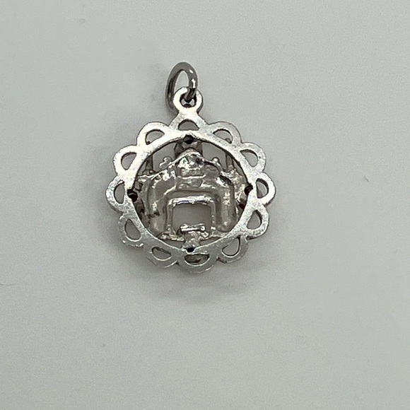 Vtg 925 Sterling Silver Christmas Stocking Fireplace Charm / Pendant - Picture 2 of 4